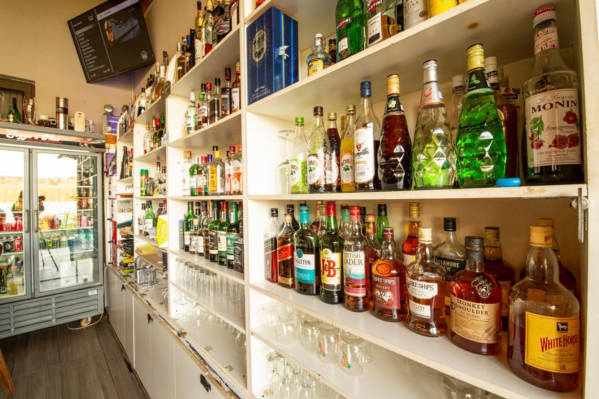 Goggas Nest Bnb & Restaurant Matsapha エクステリア 写真