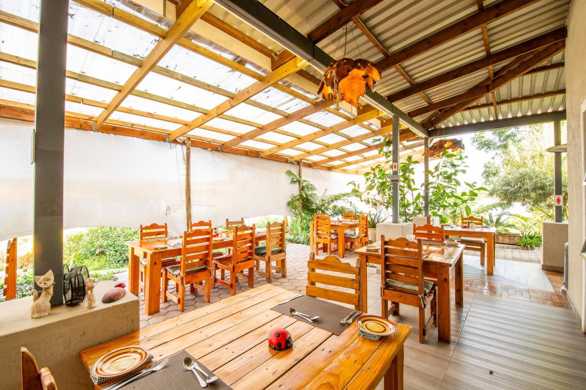 Goggas Nest Bnb & Restaurant Matsapha エクステリア 写真