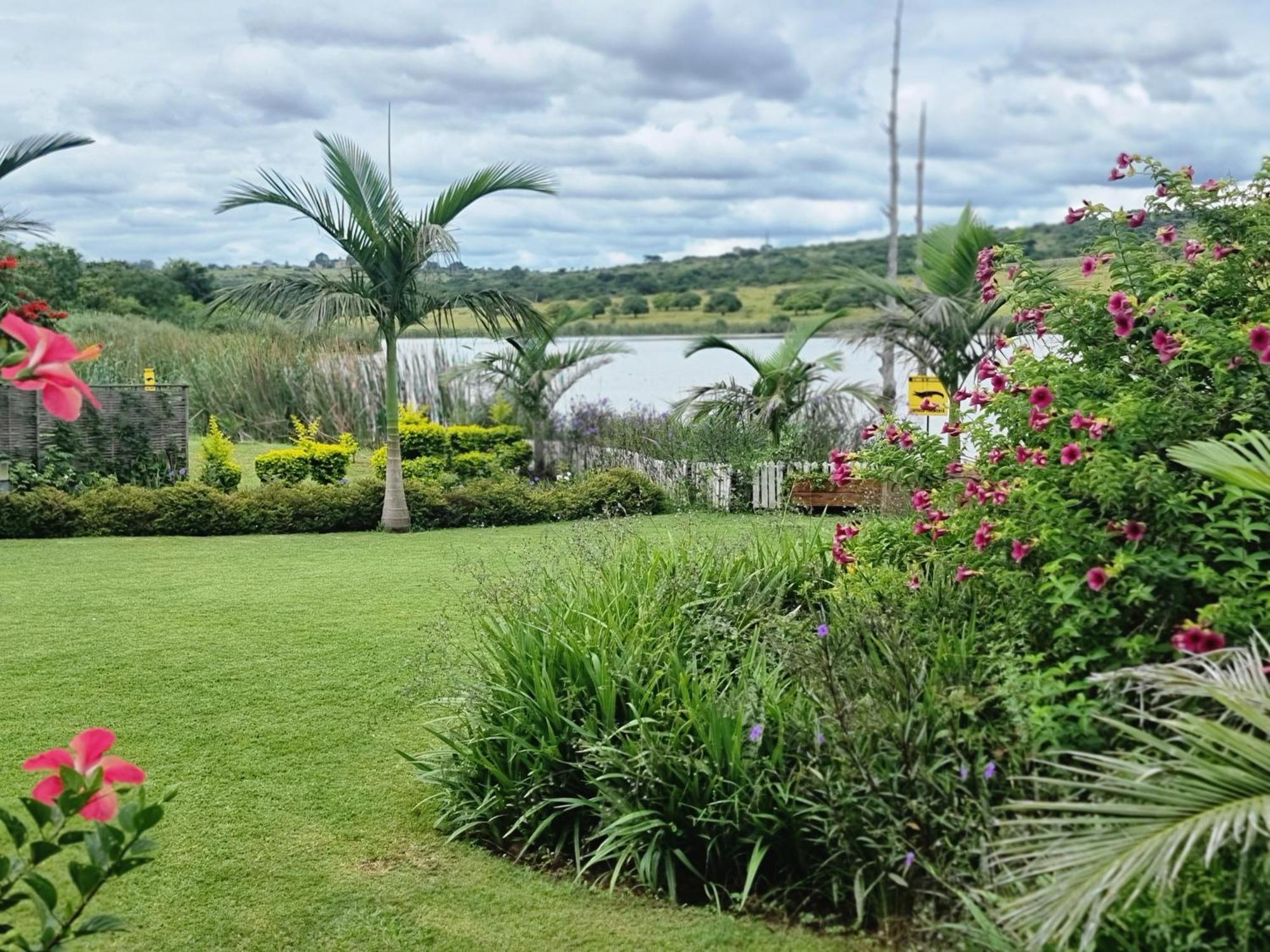 Goggas Nest Bnb & Restaurant Matsapha エクステリア 写真