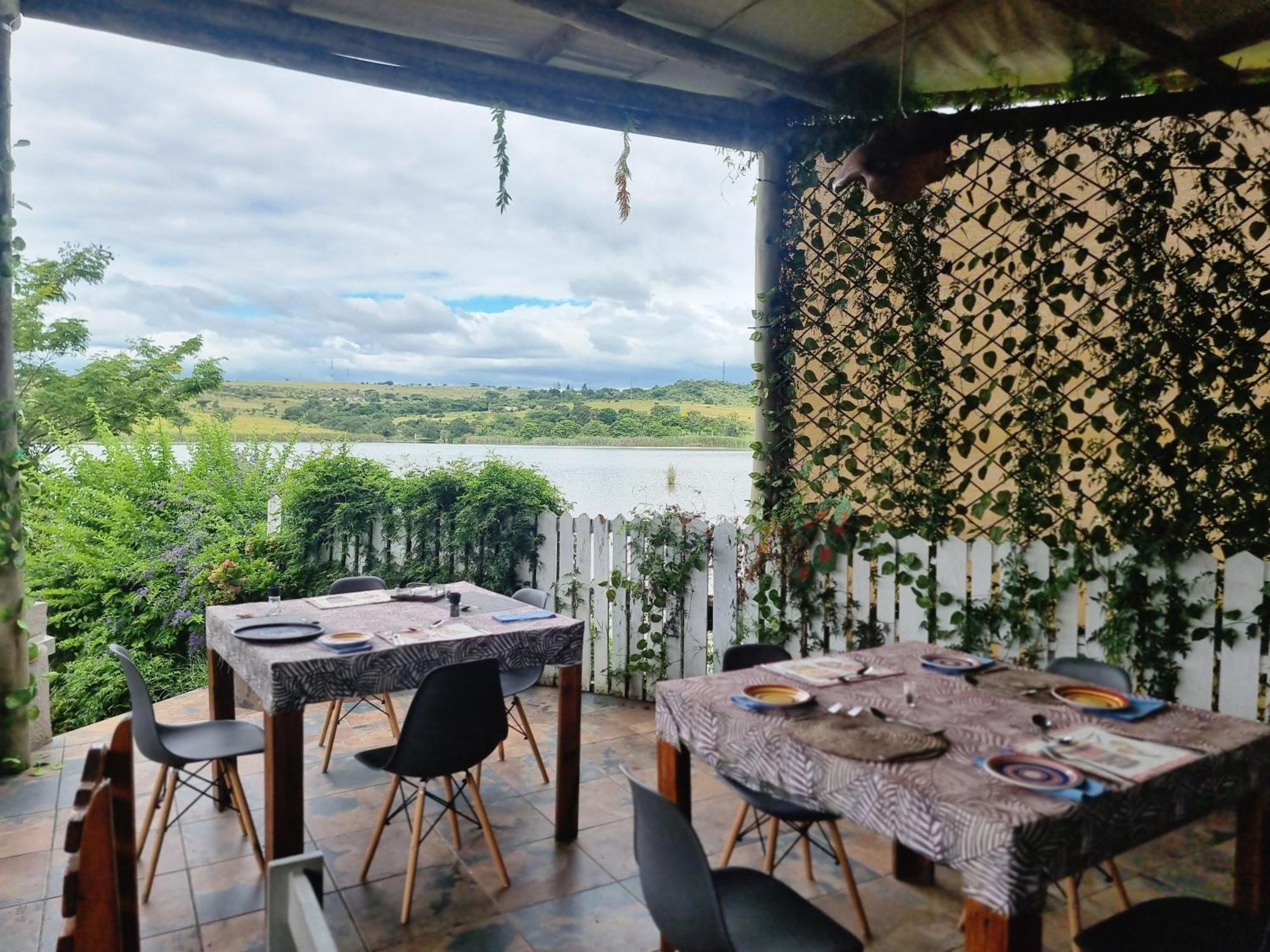 Goggas Nest Bnb & Restaurant Matsapha エクステリア 写真